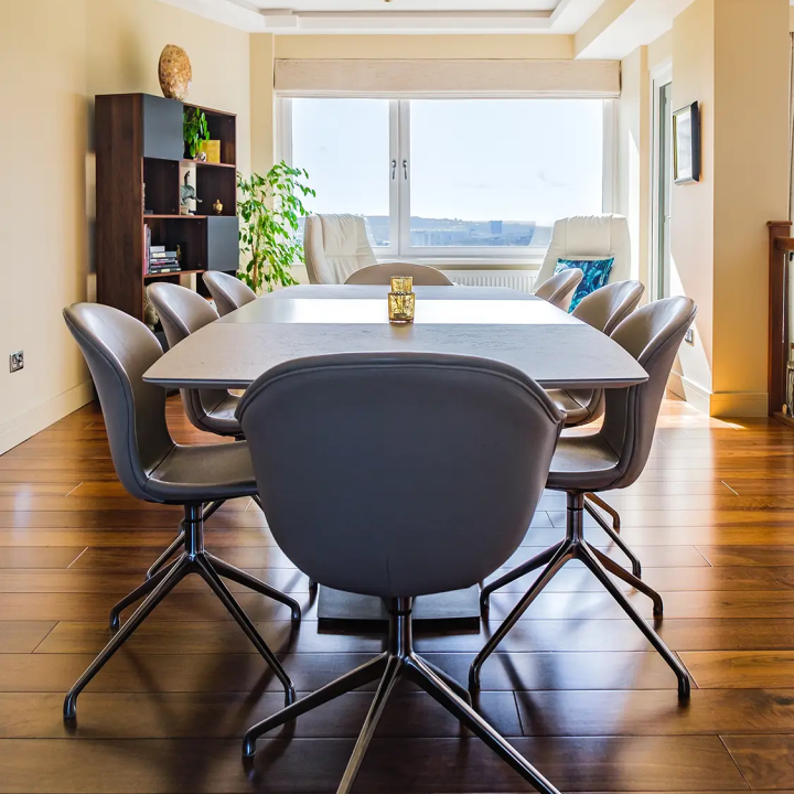 A contemporary dining room in Montagu Court